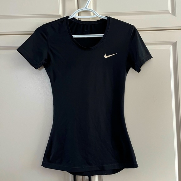Nike top - Picture 1 of 1